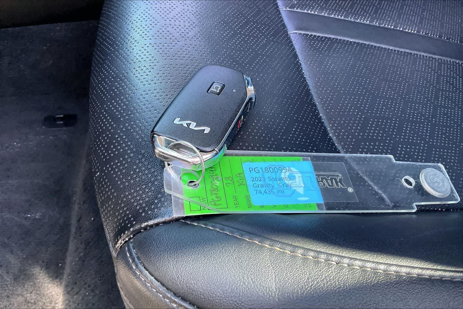 Thumbnail: 2023 Kia Sorento - 18