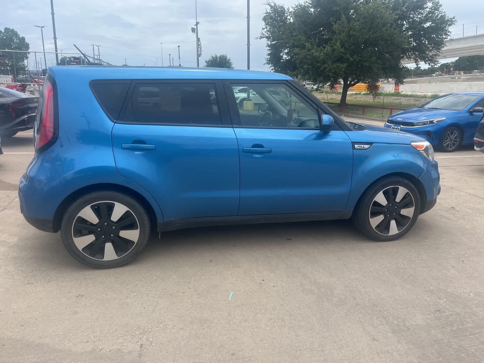 Thumbnail: 2017 Kia Soul - 6
