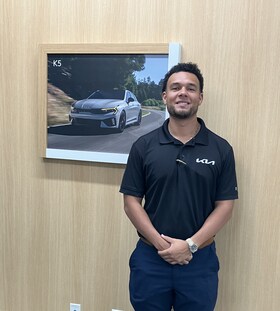 Staff member Antwan Price from ID_b0f839433a06