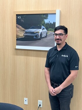 Staff member Brandon Gil from ID_0e5ac721362d