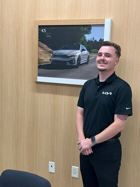 Staff member Jonathan Payne from ID_b0f839433a06