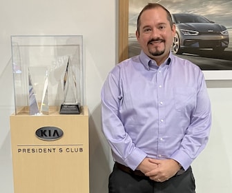 Staff member Mauricio Pena from ID_1b4b71f814f7