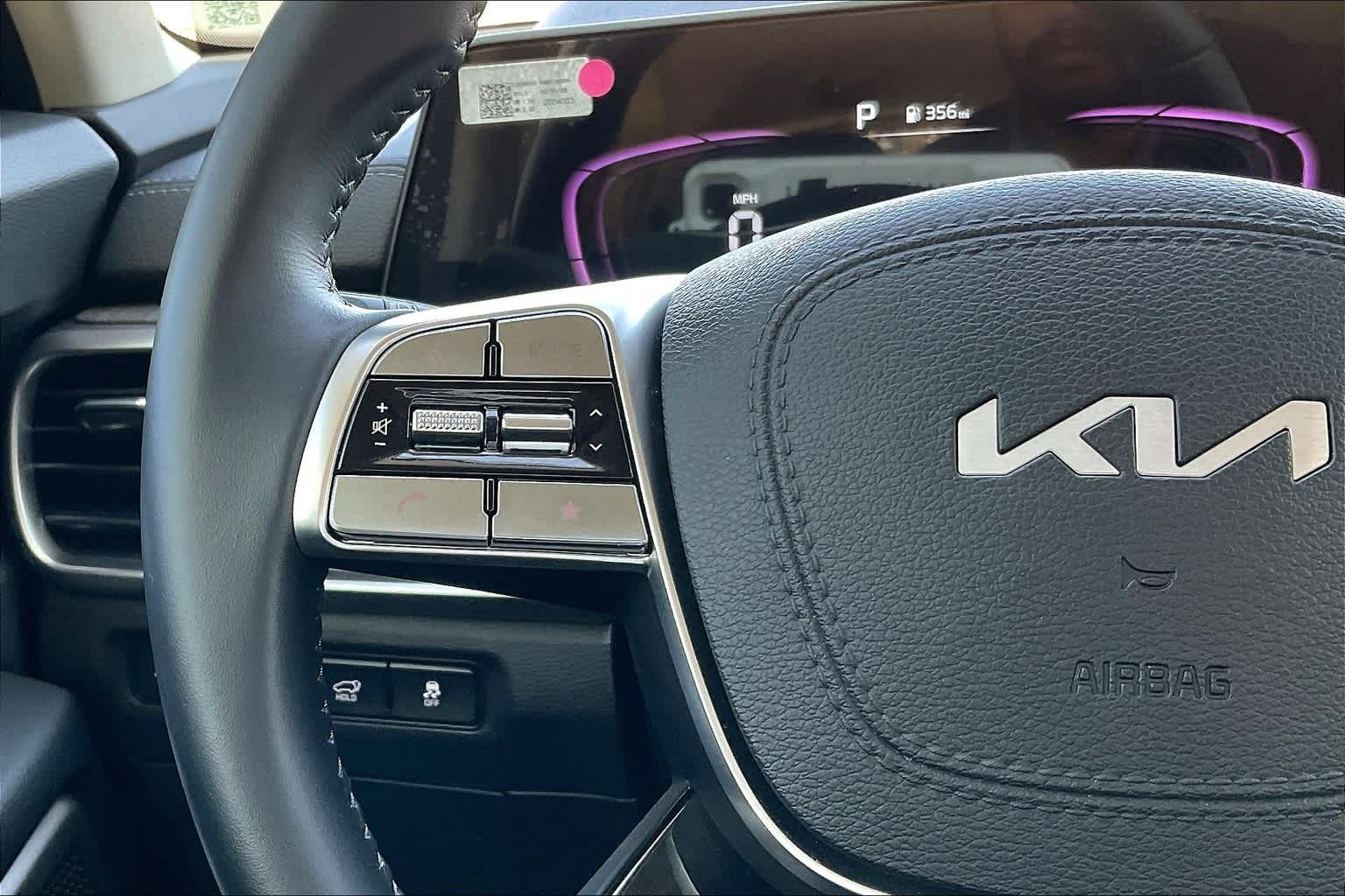 Thumbnail: 2024 Kia Telluride - 24