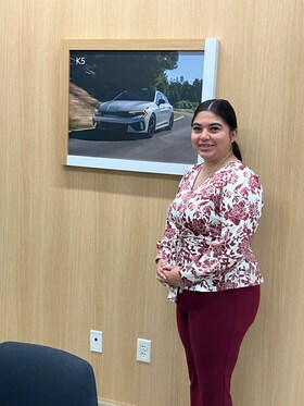 Staff member Stephanie Hernandez from ID_6f7ecc964fba