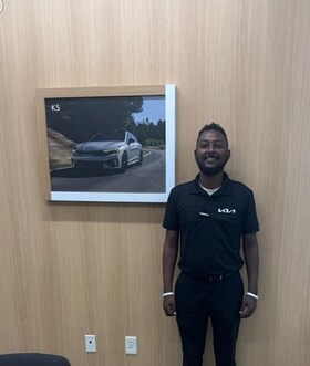 Staff member Brook Tewabe from ID_b0f839433a06