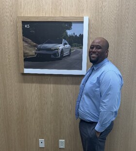 Staff member Kelvin Peoples from ID_6f7ecc964fba