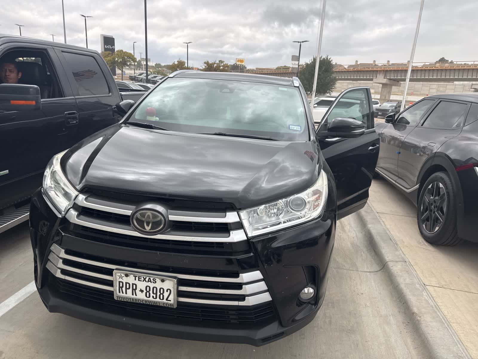 Thumbnail: 2019 Toyota Highlander - 6