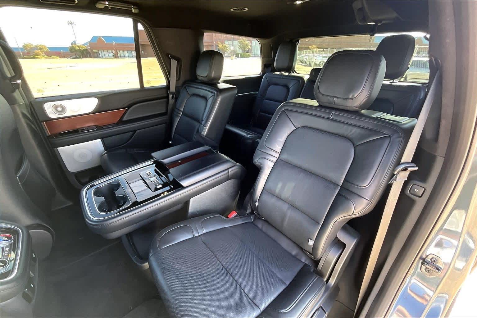 Thumbnail: 2021 Lincoln Navigator - 28