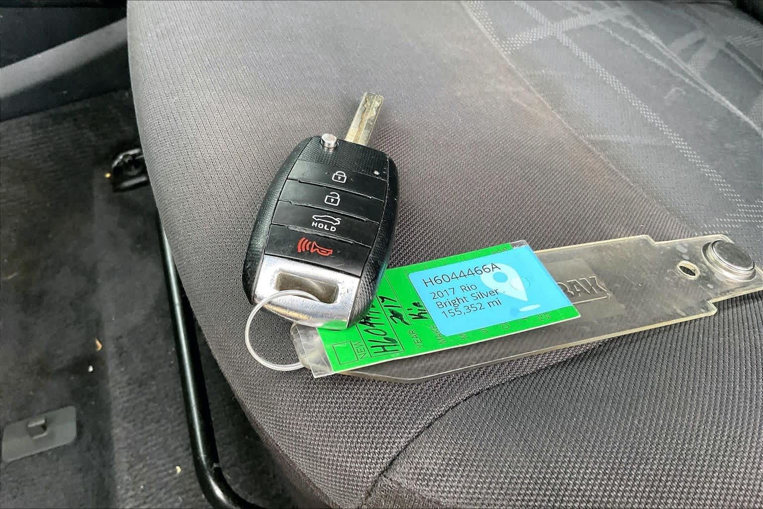 Thumbnail: 2017 Kia Rio - 19