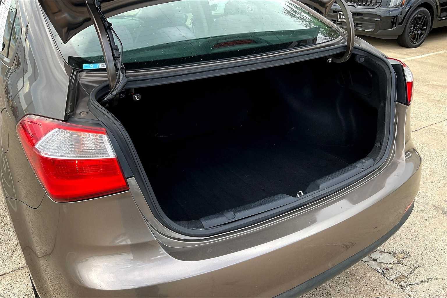 Thumbnail: 2014 Kia Forte - 17