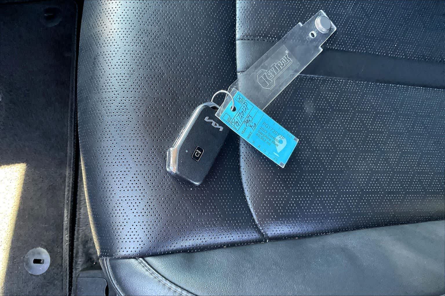 Thumbnail: 2023 Kia Sorento - 19