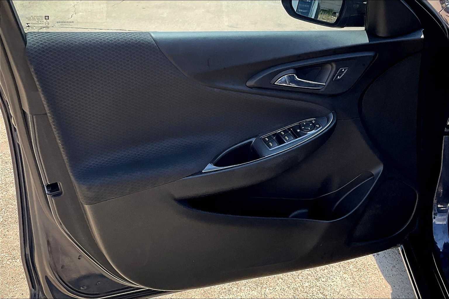 Thumbnail: 2016 Chevrolet Malibu - 27