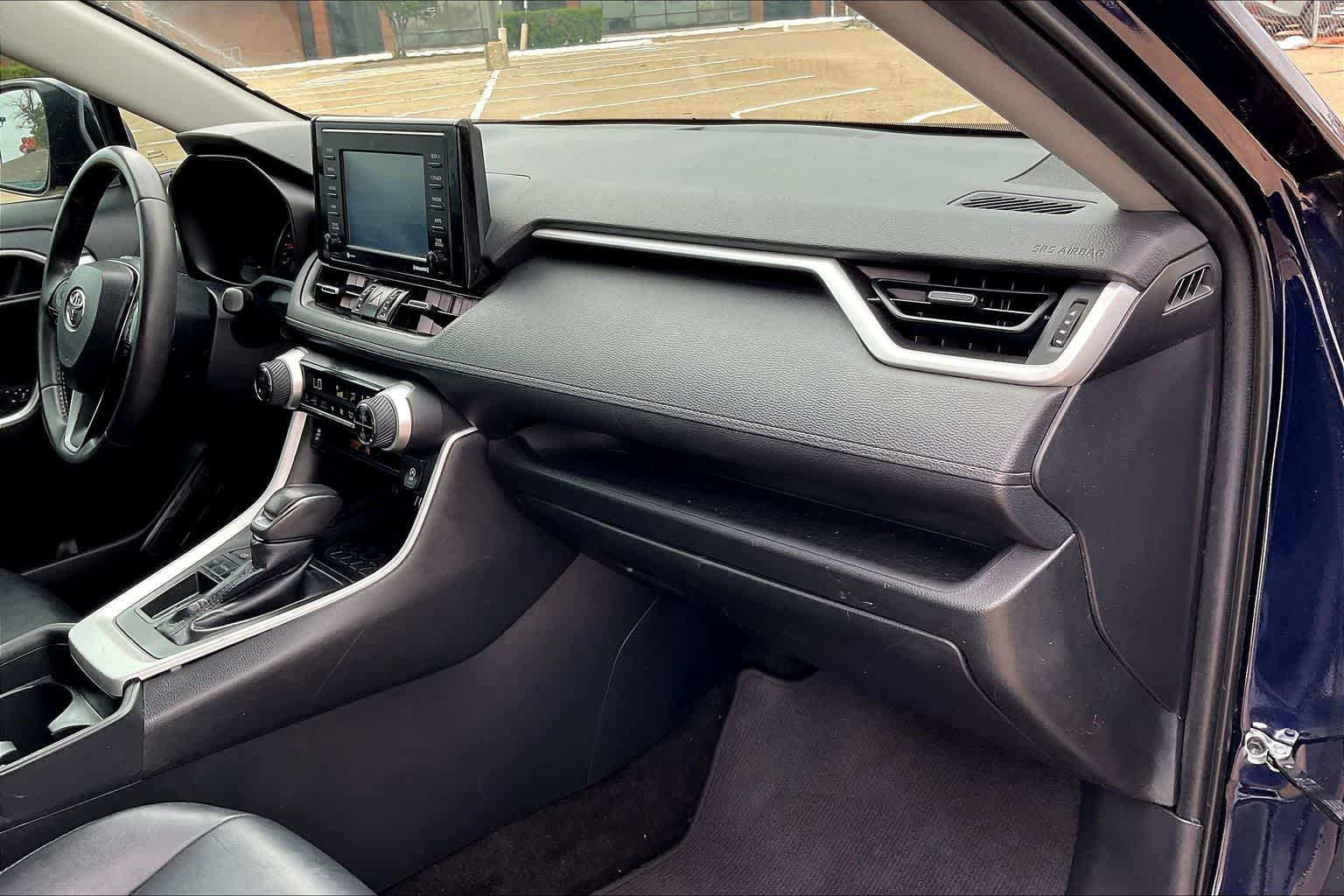 Thumbnail: 2020 Toyota RAV4 - 23