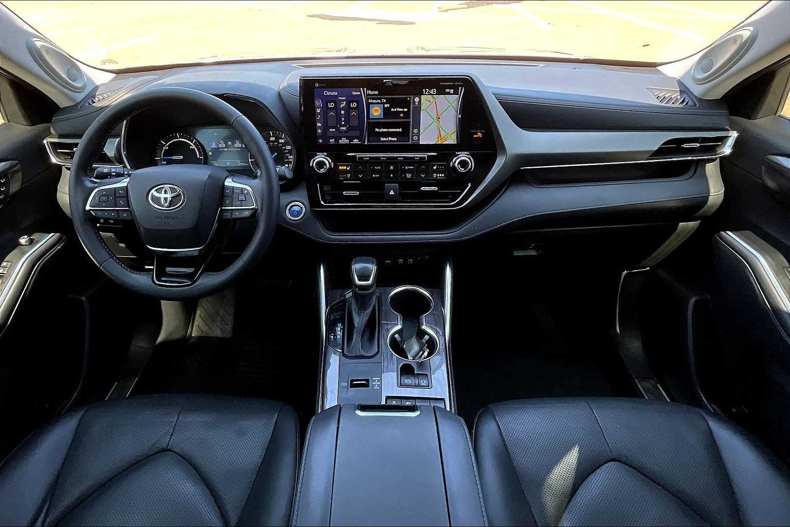 Thumbnail: 2021 Toyota Highlander - 10