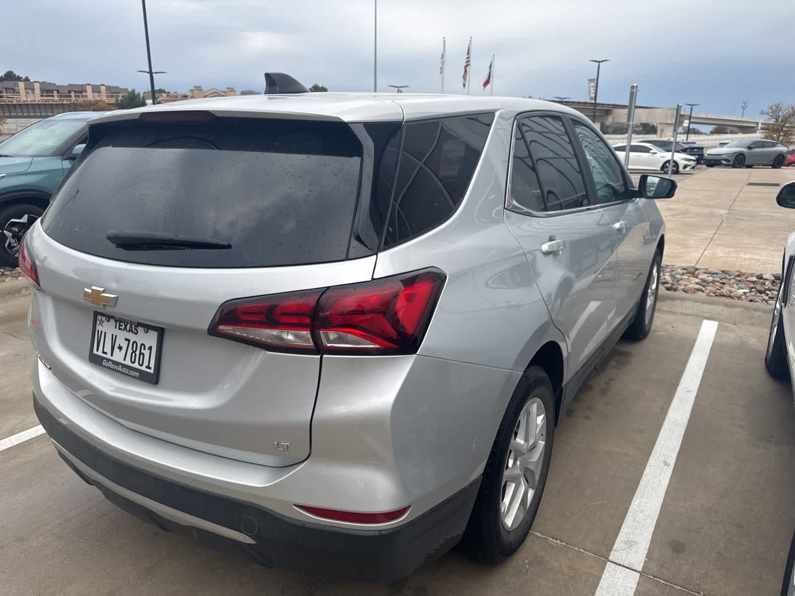 Thumbnail: 2022 Chevrolet Equinox - 3