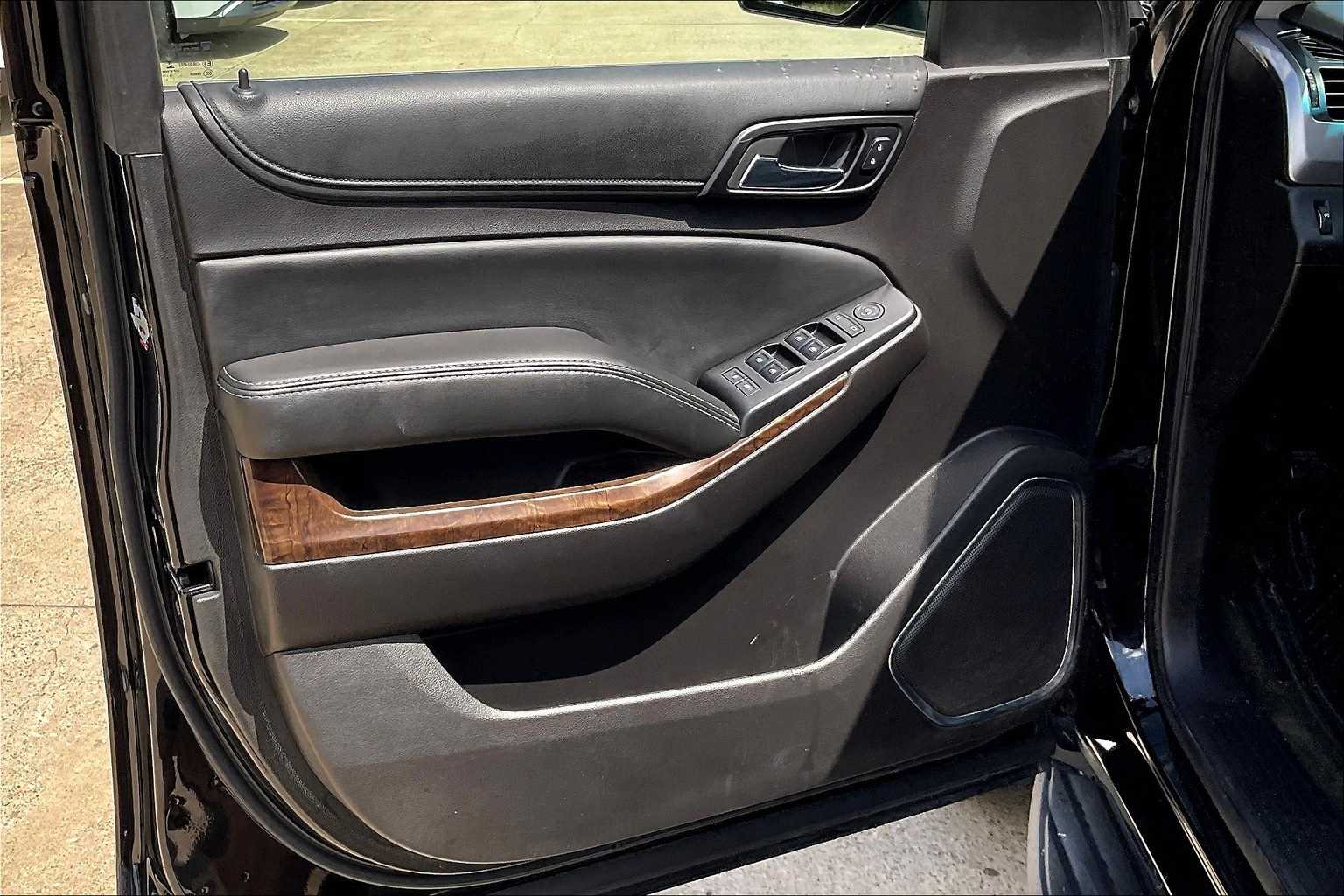 Thumbnail: 2016 Chevrolet Tahoe - 27