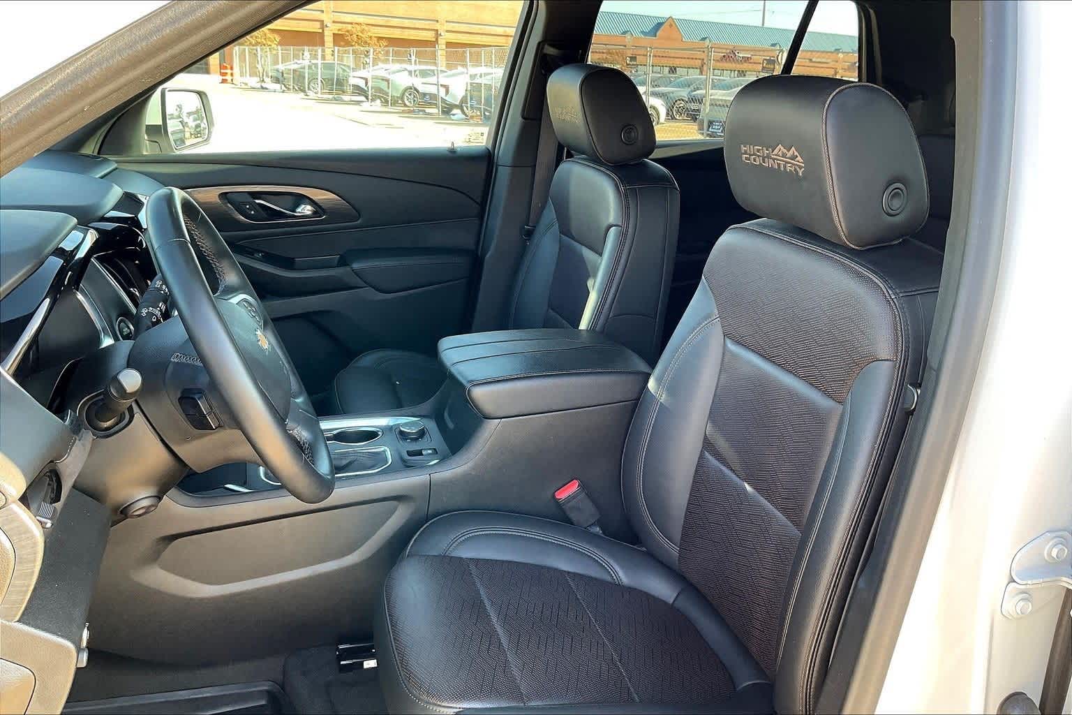 Thumbnail: 2023 Chevrolet Traverse - 11