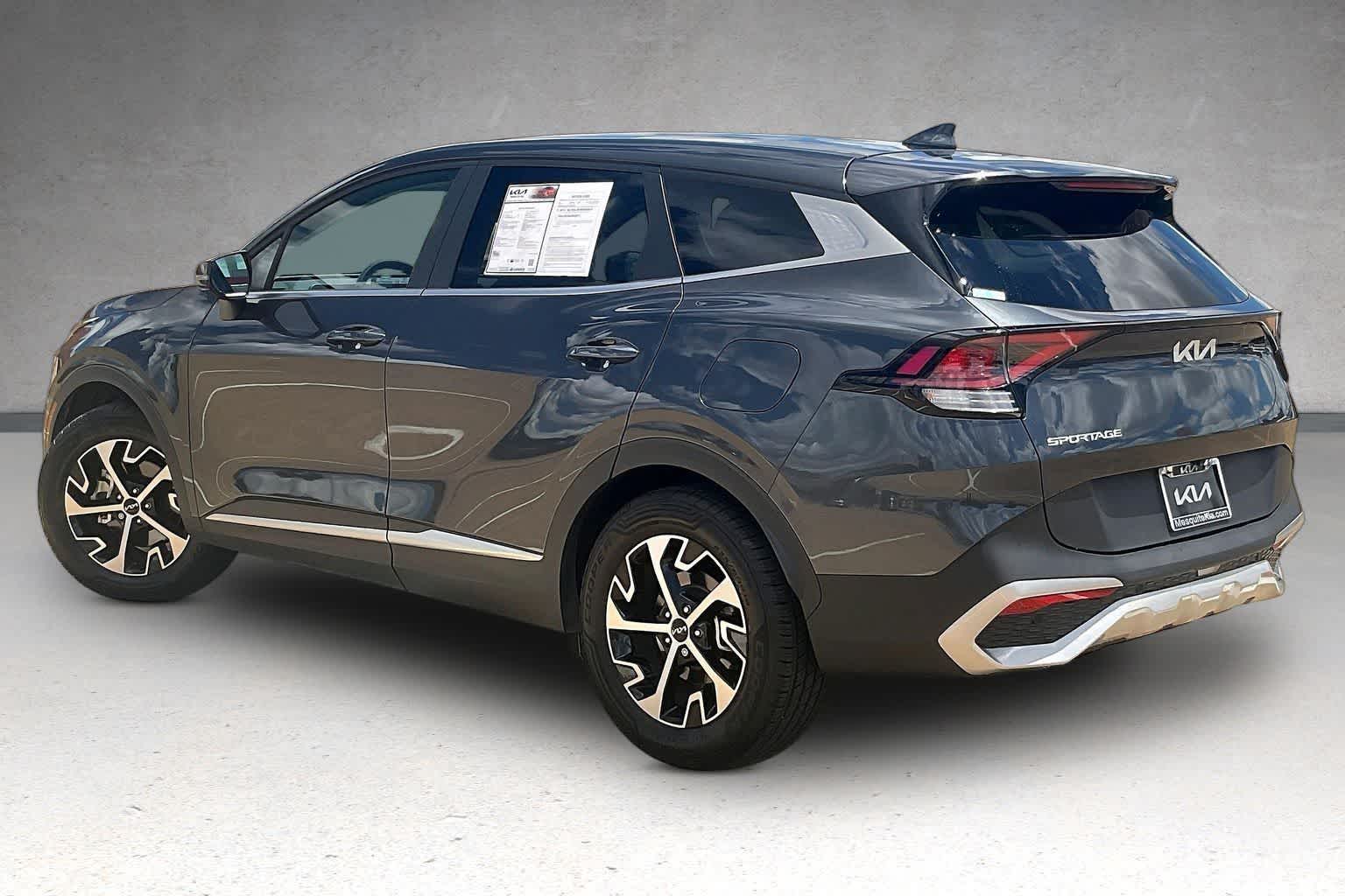 Thumbnail: 2023 Kia Sportage - 4