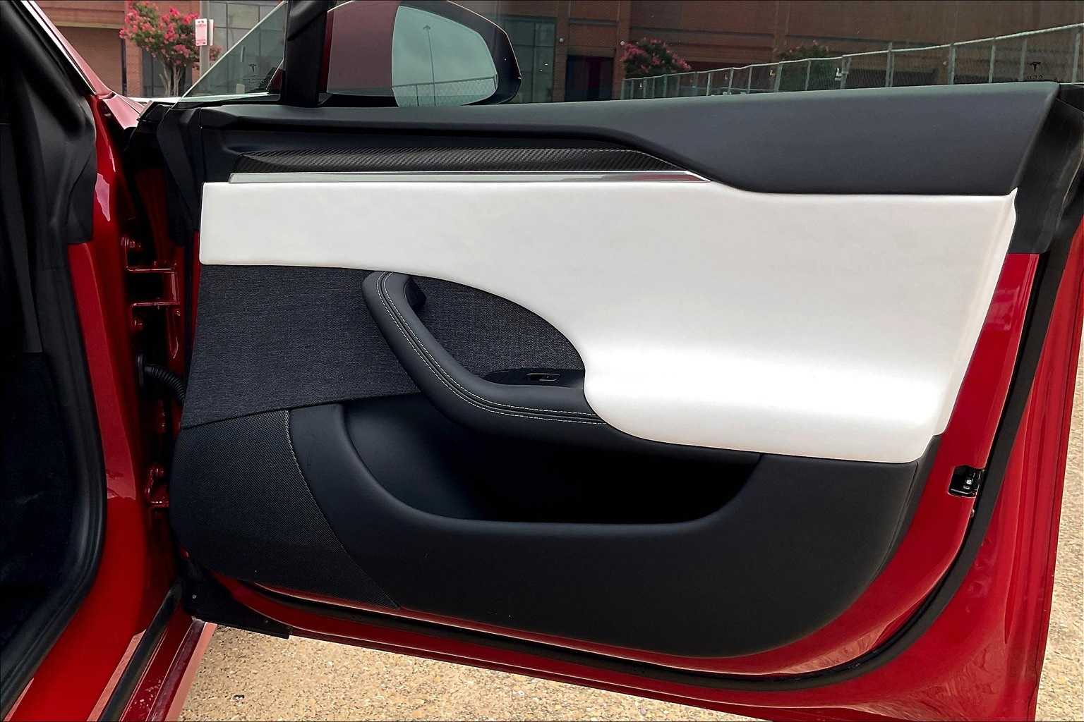 Thumbnail: 2023 Tesla Model S - 27