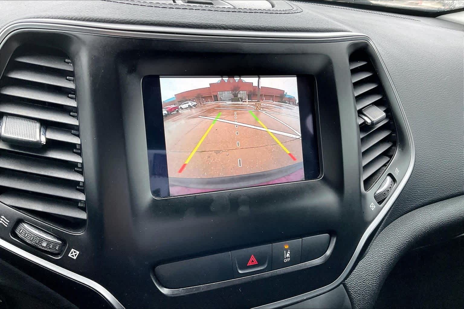 Thumbnail: 2021 Jeep Cherokee - 26