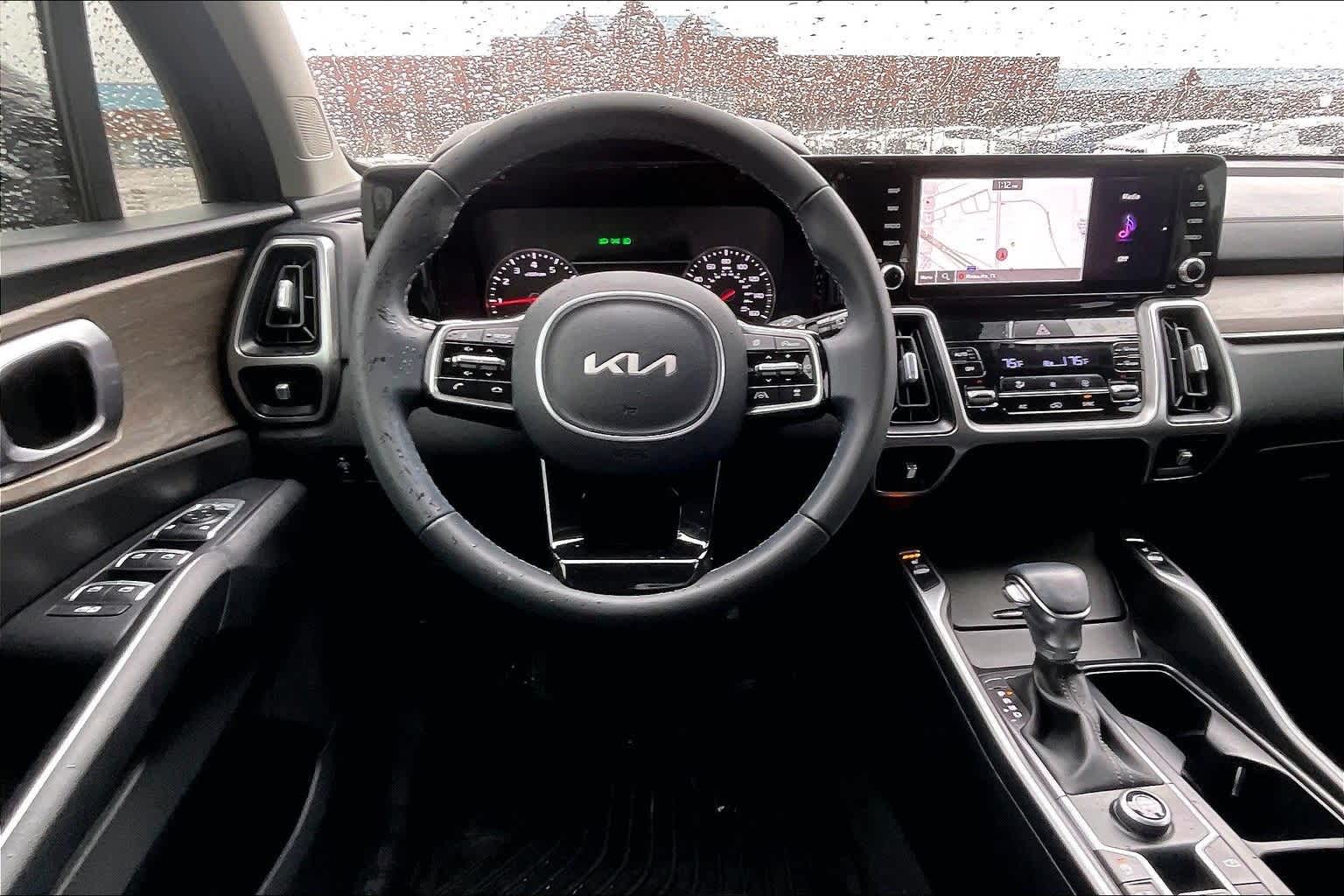 Thumbnail: 2023 Kia Sorento - 13