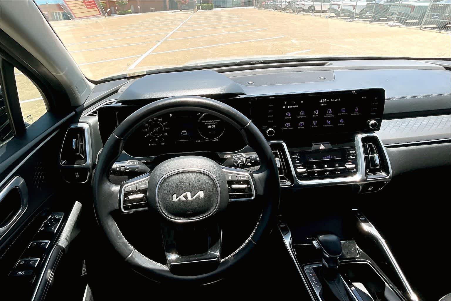 Thumbnail: 2023 Kia Sorento - 12