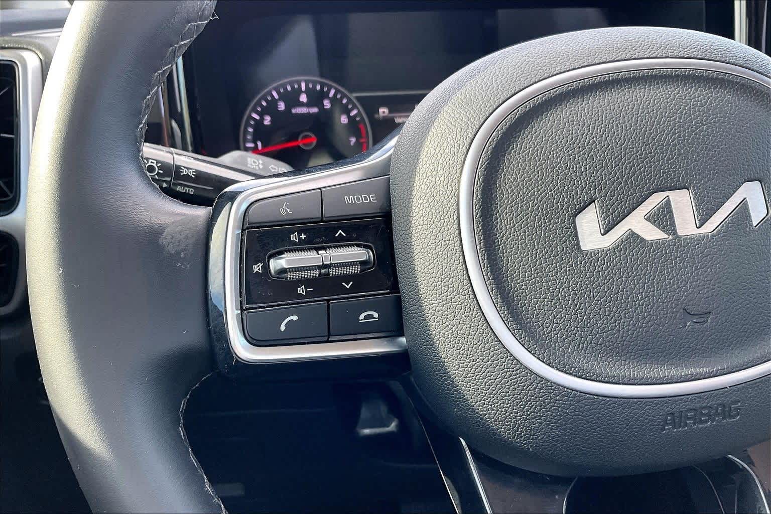 Thumbnail: 2023 Kia Sorento - 23