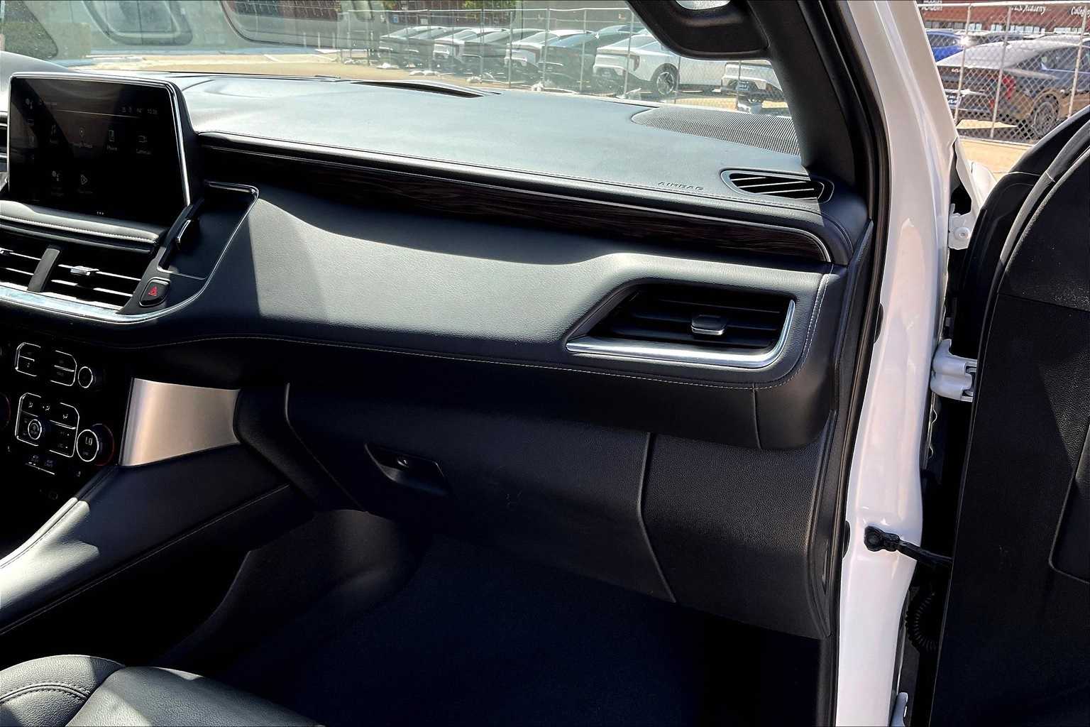 Thumbnail: 2022 Chevrolet Tahoe - 21