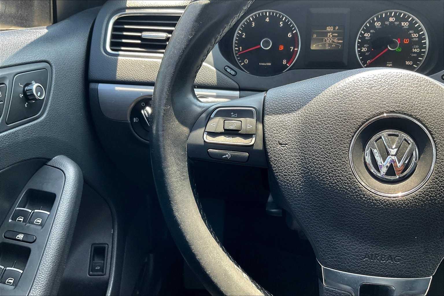 Thumbnail: 2013 Volkswagen Jetta - 24