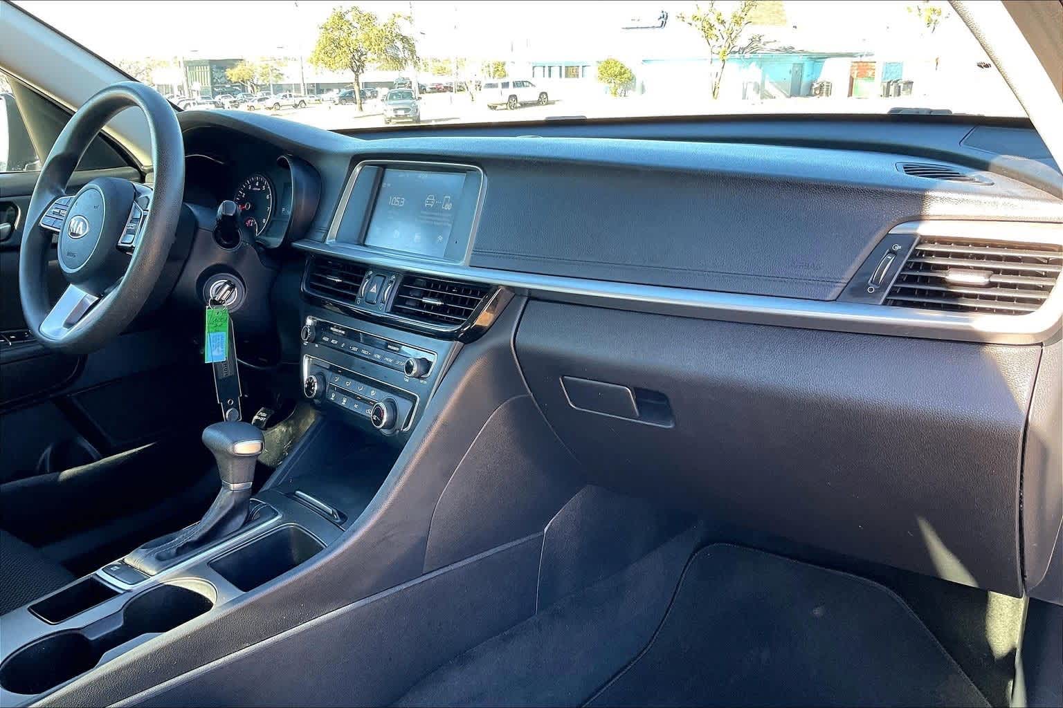 Thumbnail: 2020 Kia Optima - 23