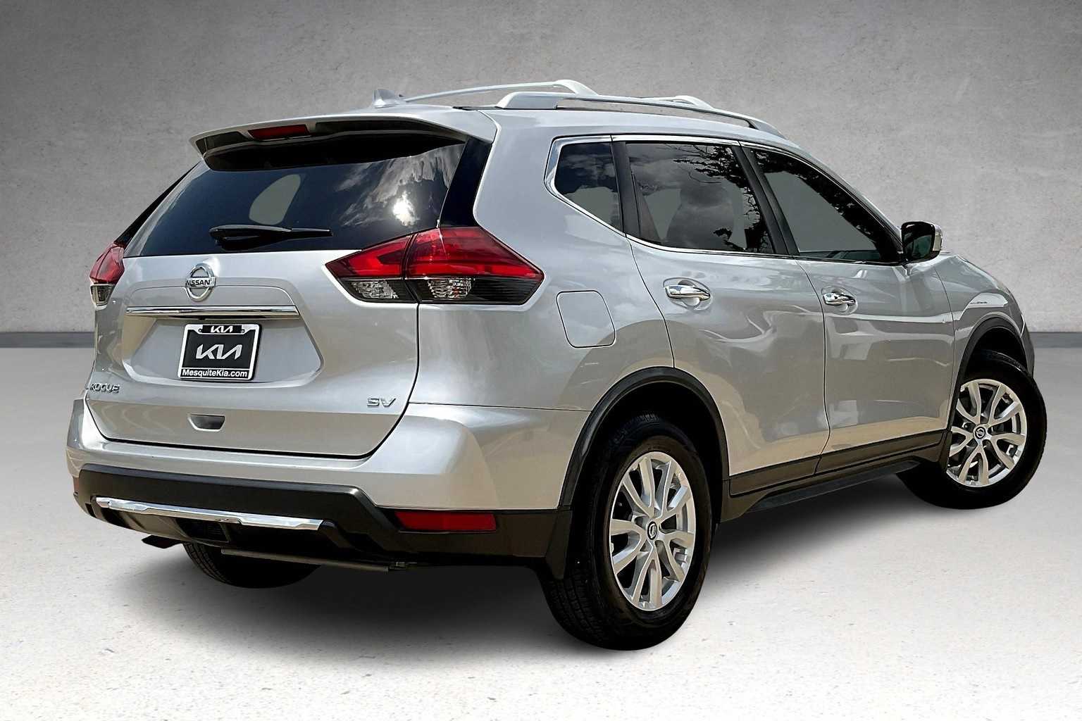 Thumbnail: 2017 Nissan Rogue - 22