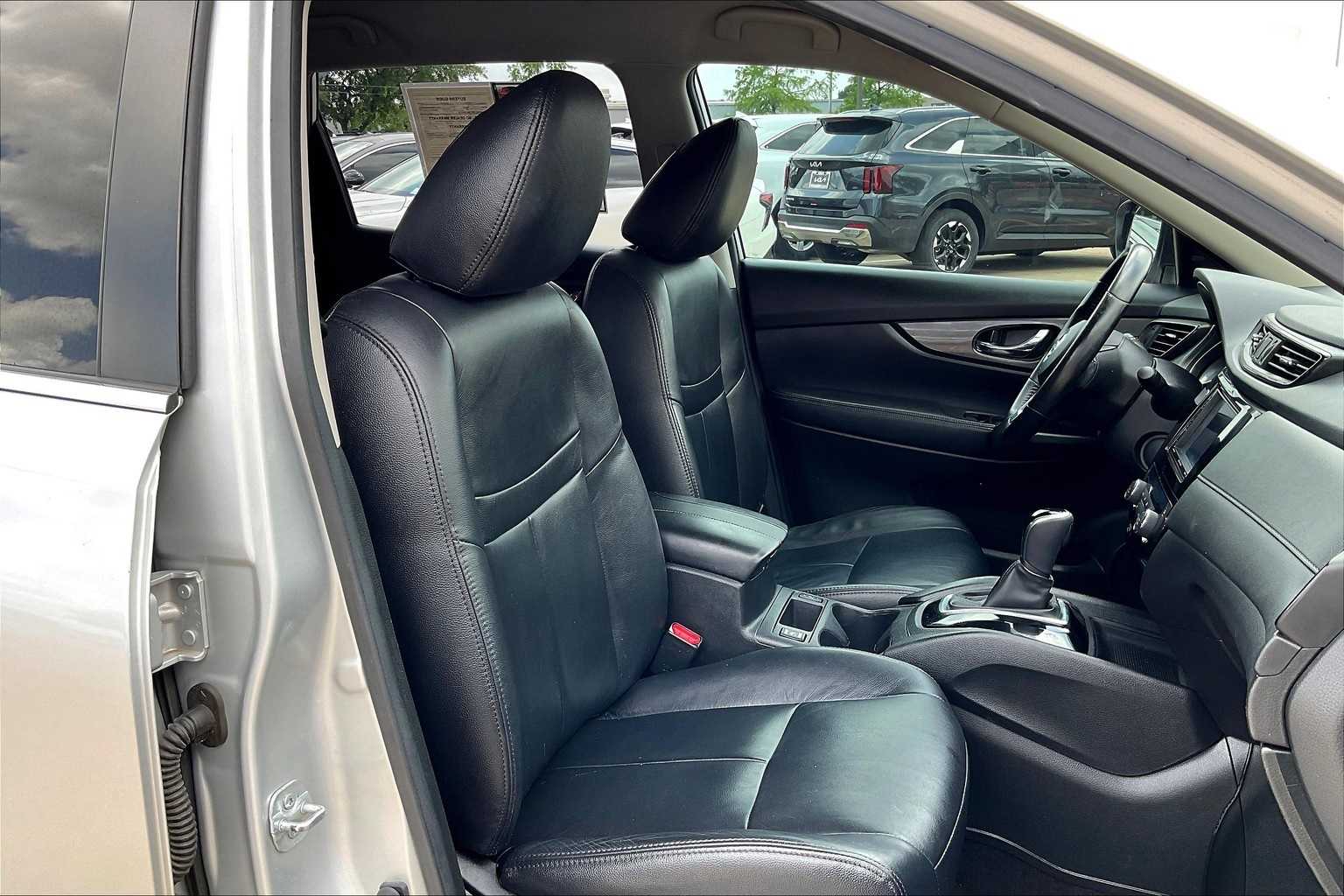 Thumbnail: 2017 Nissan Rogue - 13