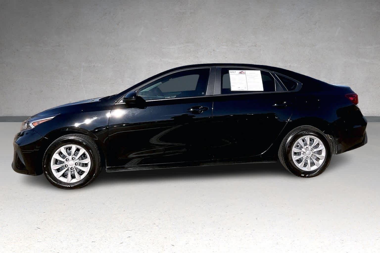 Thumbnail: 2024 Kia Forte - 3