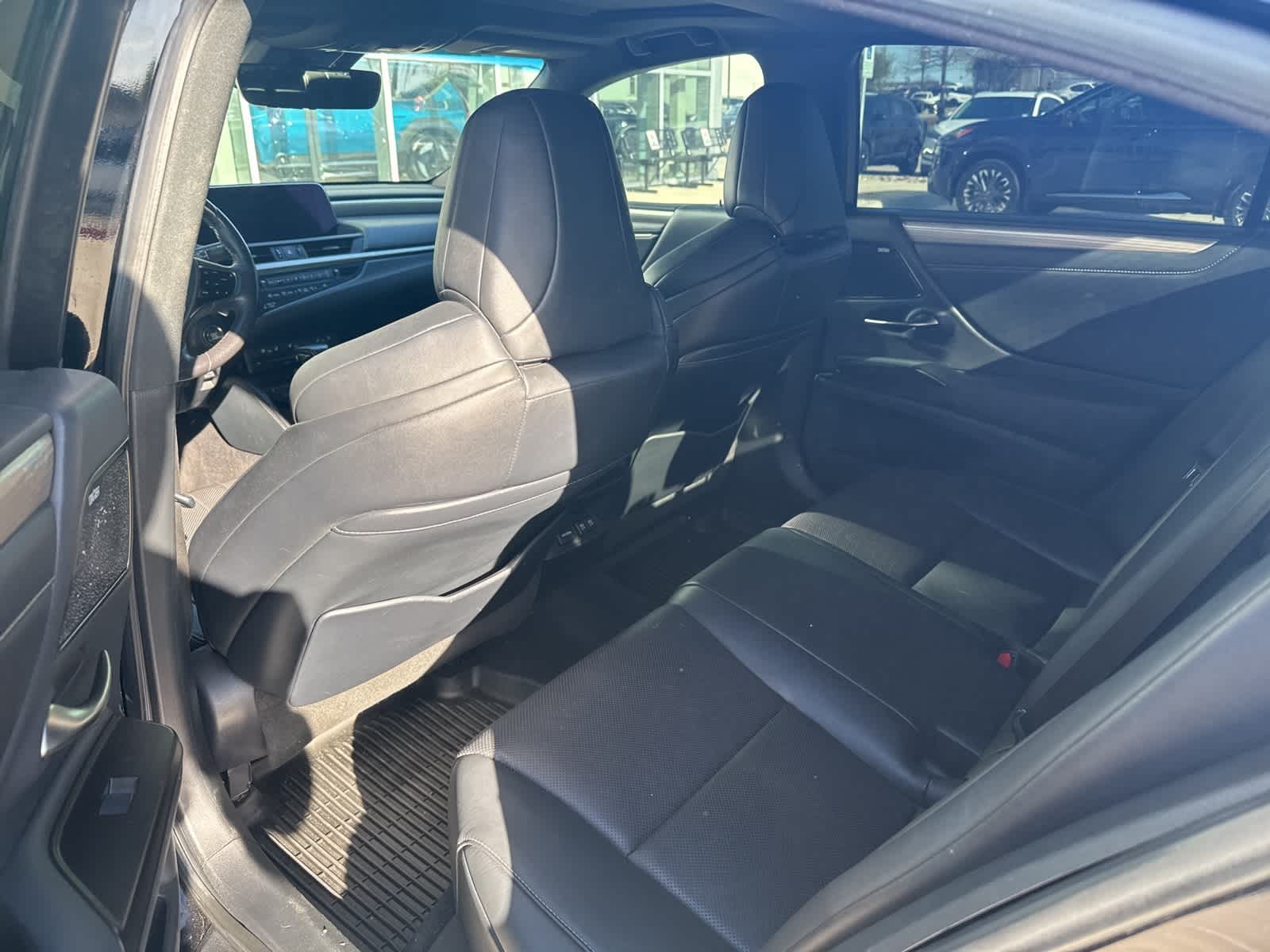 Thumbnail: 2019 Lexus ES - 8