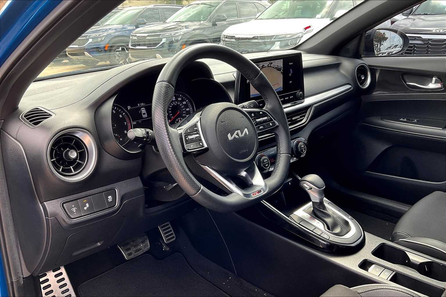 2022 Kia Forte GT-Line photo 2