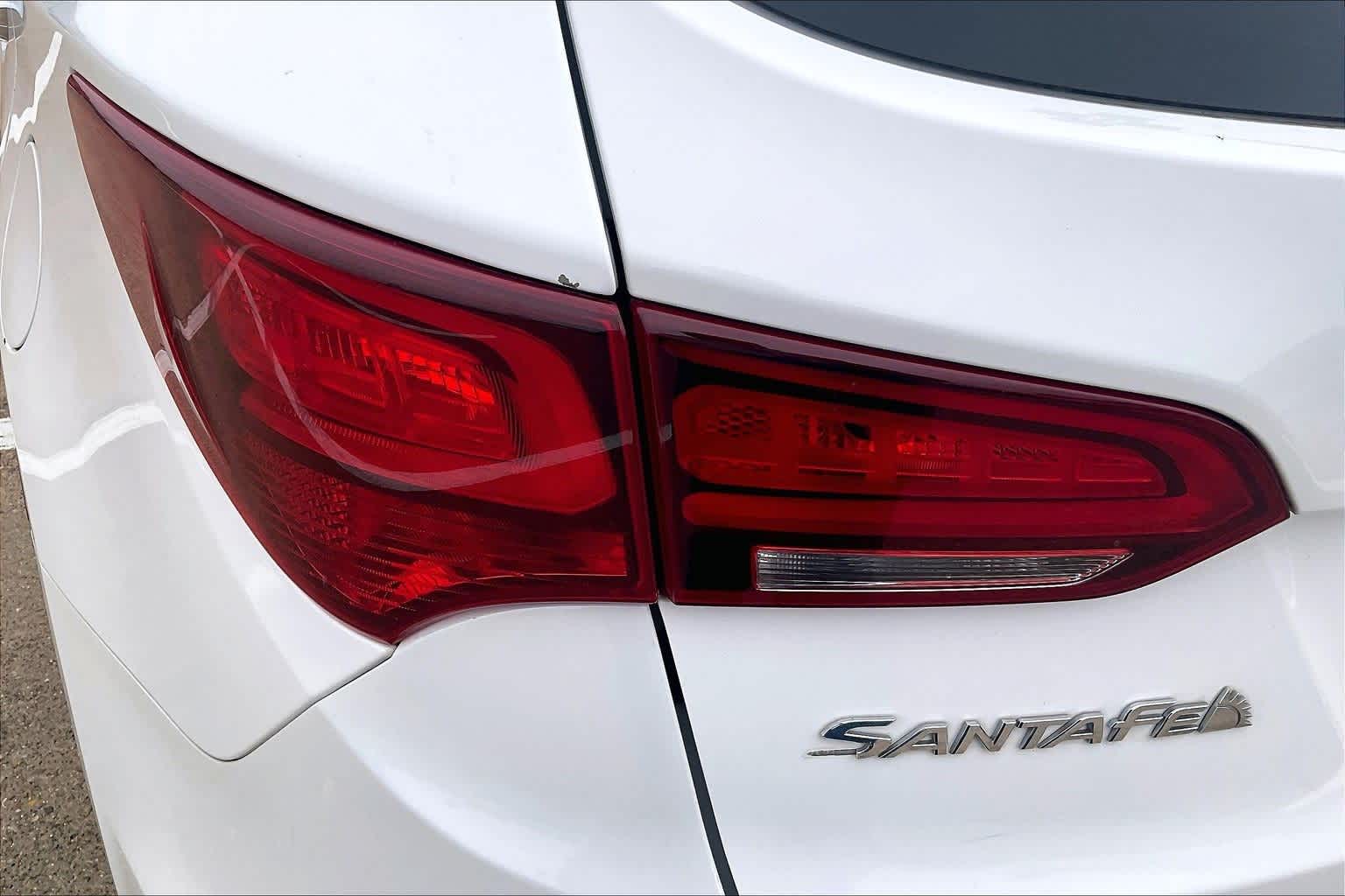 Thumbnail: 2017 Hyundai Santa Fe - 31