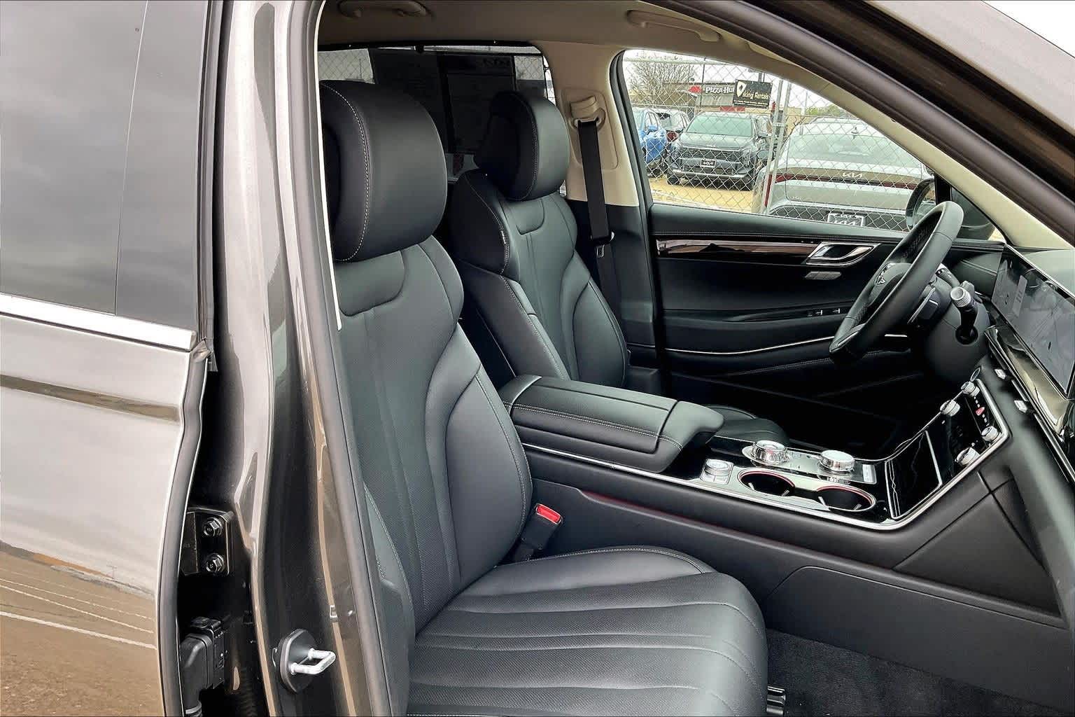 Thumbnail: 2025 Genesis GV80 - 13