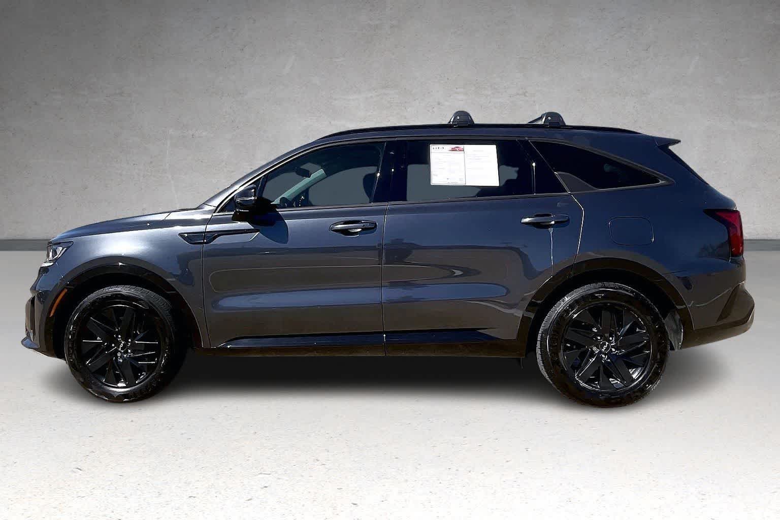 Thumbnail: 2023 Kia Sorento - 3