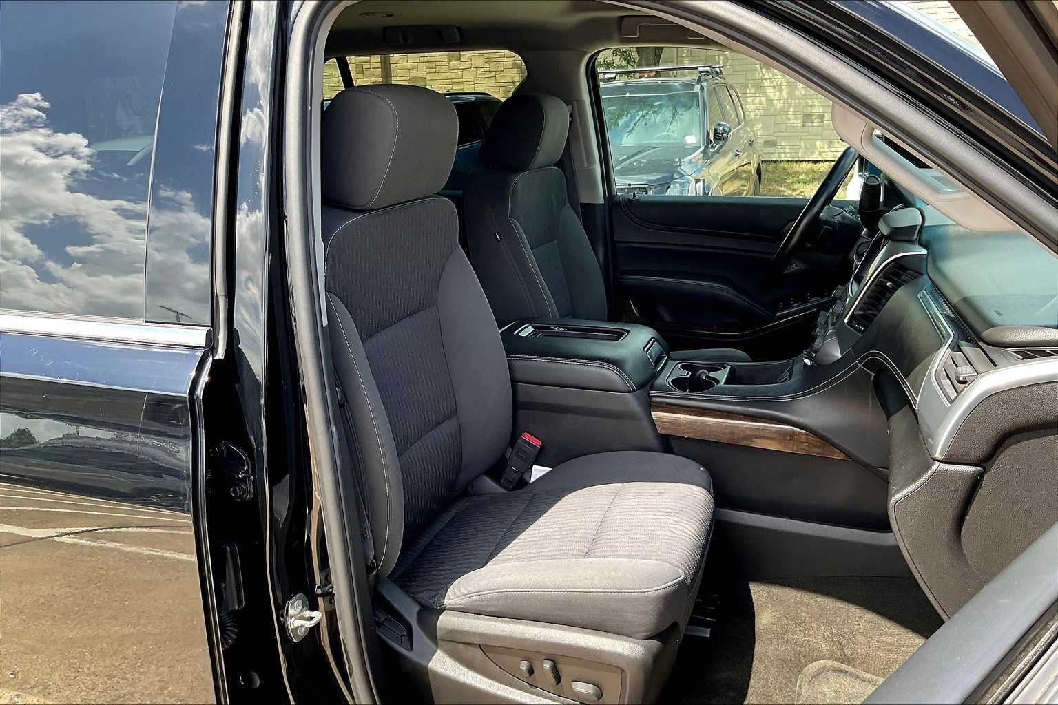 Thumbnail: 2016 Chevrolet Tahoe - 13