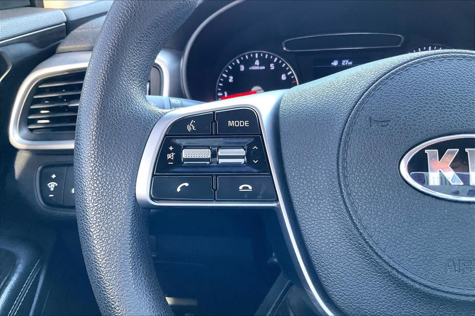 Thumbnail: 2020 Kia Sorento - 24