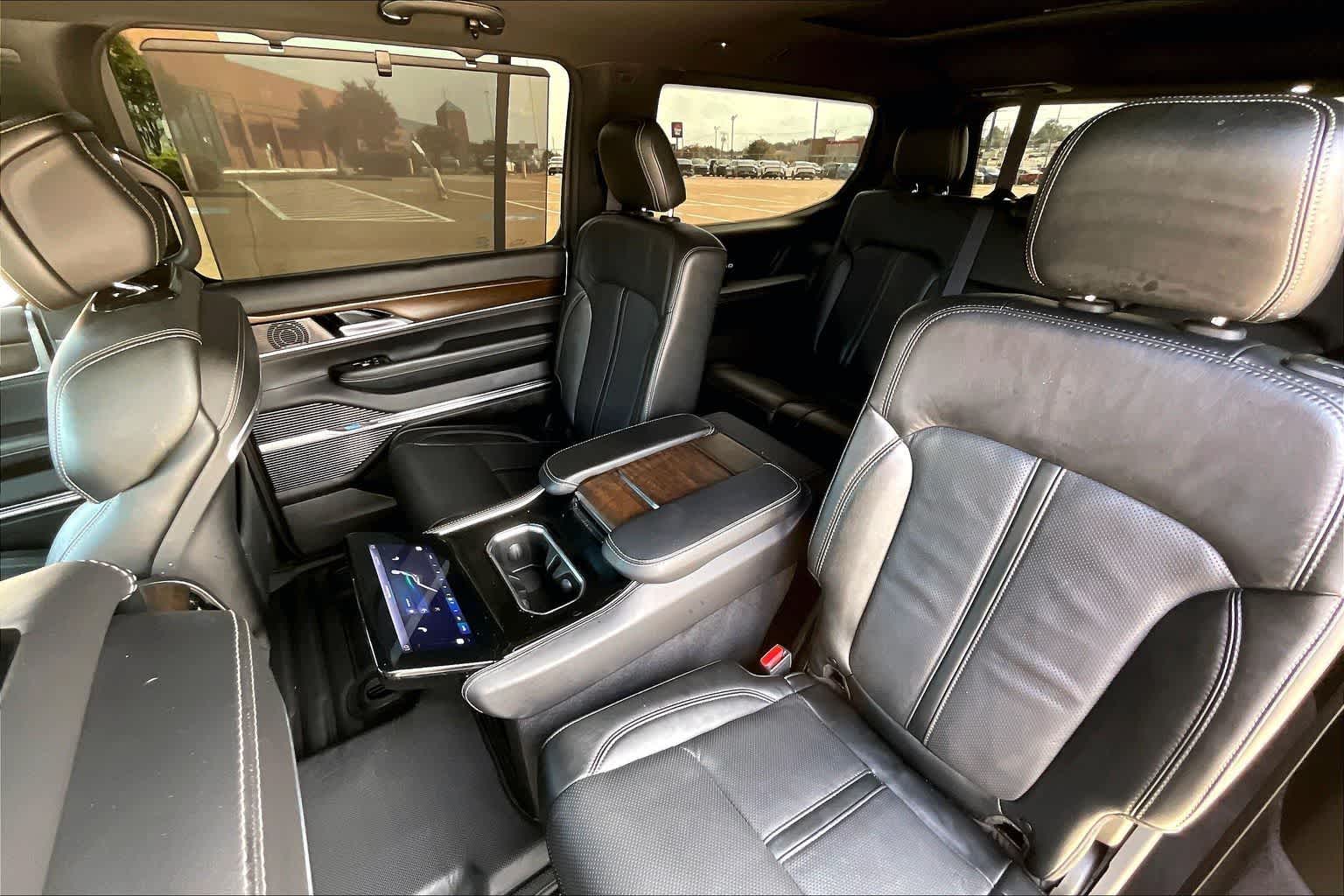 Thumbnail: 2023 Jeep Grand Wagoneer - 29