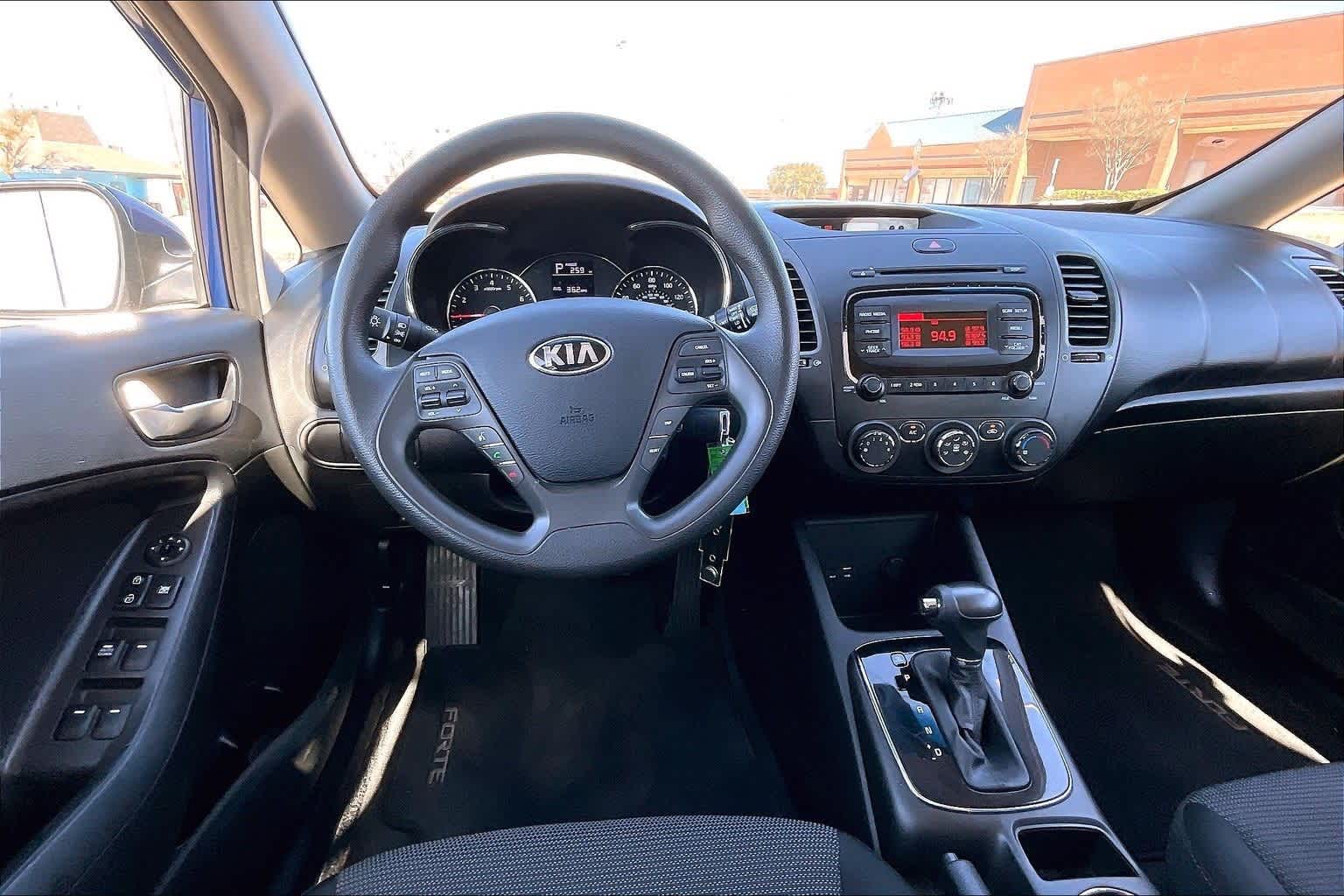 Thumbnail: 2018 Kia Forte - 13