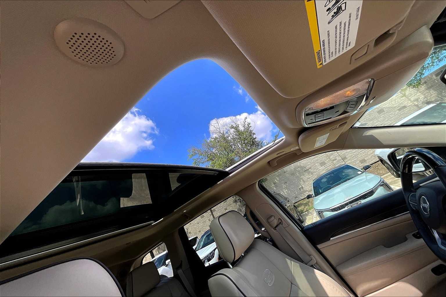 Thumbnail: 2021 Jeep Grand Cherokee - 30