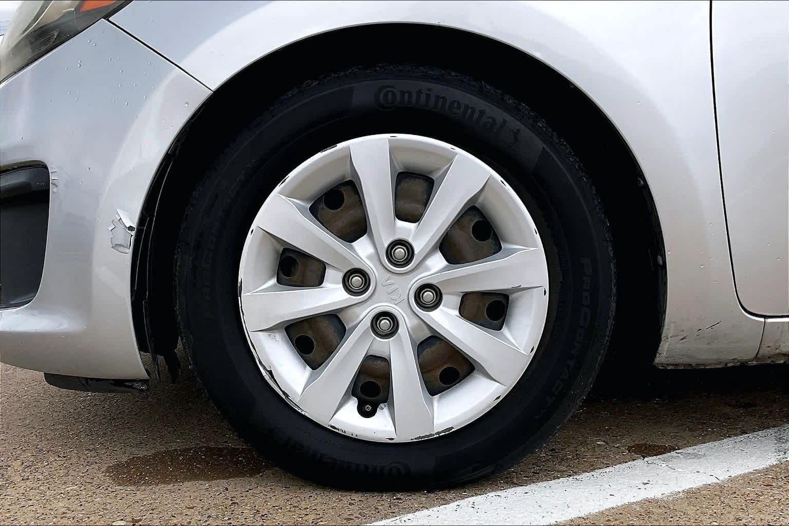 Thumbnail: 2017 Kia Rio - 8