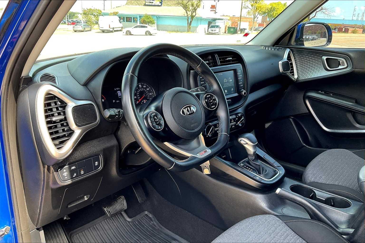 2021 Kia Soul GT-Line photo 2