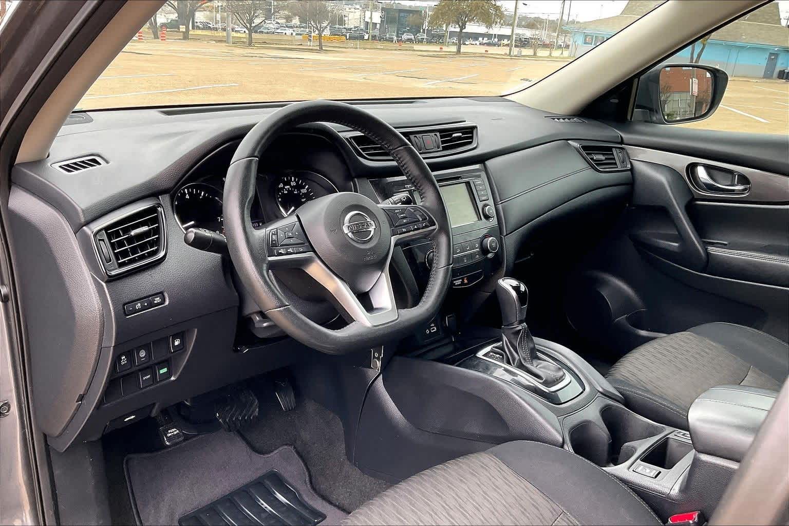 Thumbnail: 2019 Nissan Rogue - 2