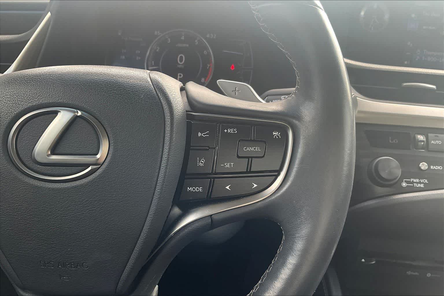 Thumbnail: 2020 Lexus ES - 25