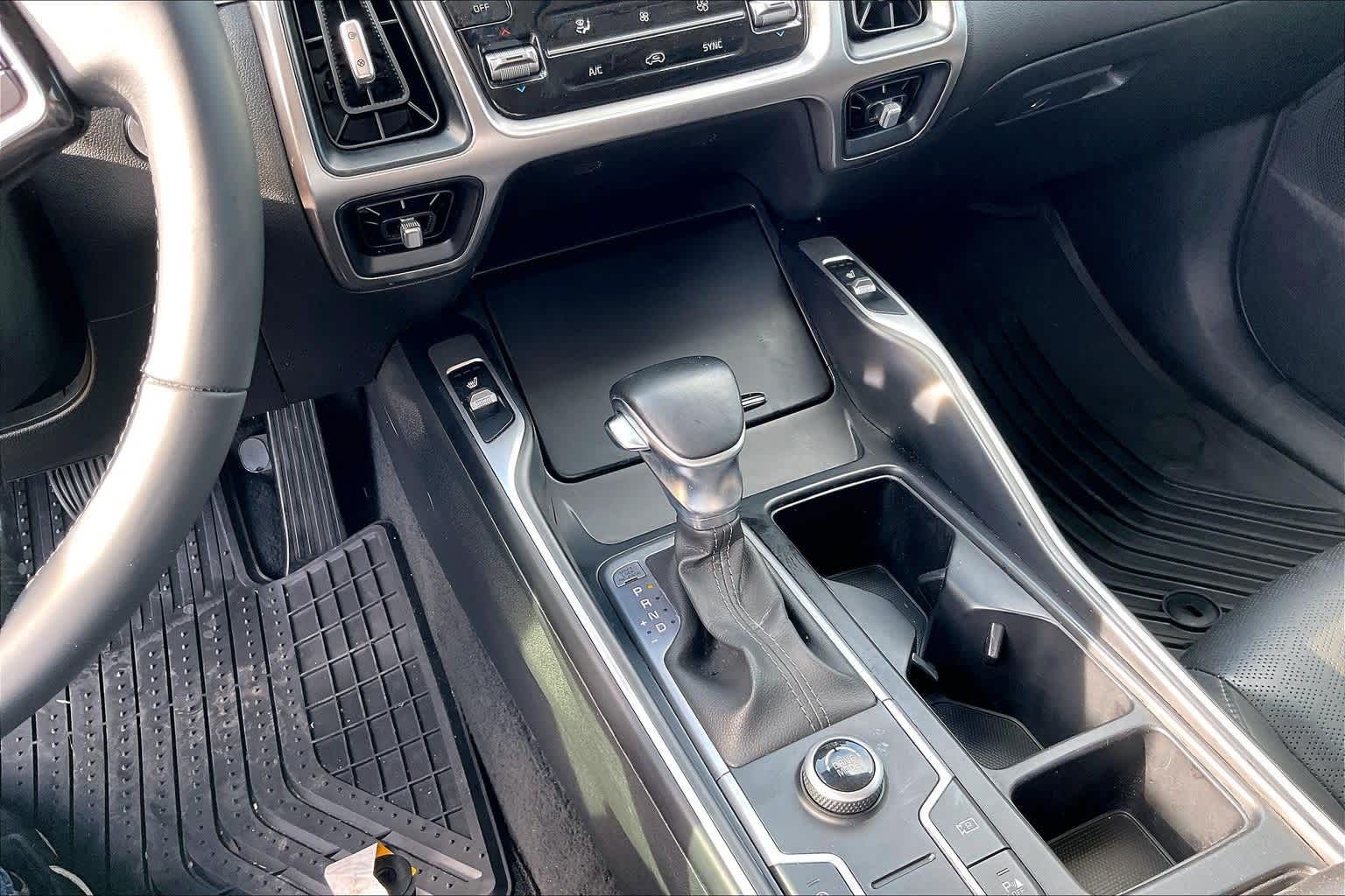 Thumbnail: 2023 Kia Sorento - 15