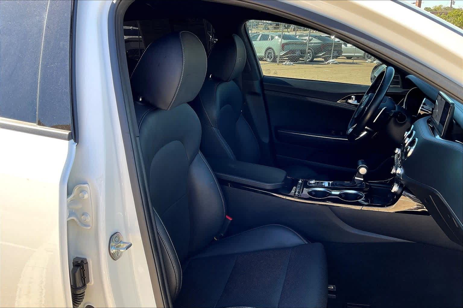 Thumbnail: 2023 Kia Stinger - 13