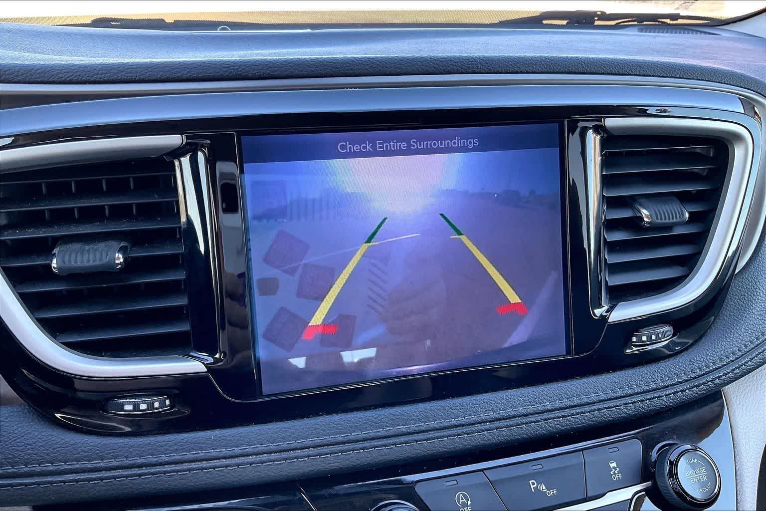 Thumbnail: 2017 Chrysler Pacifica - 26